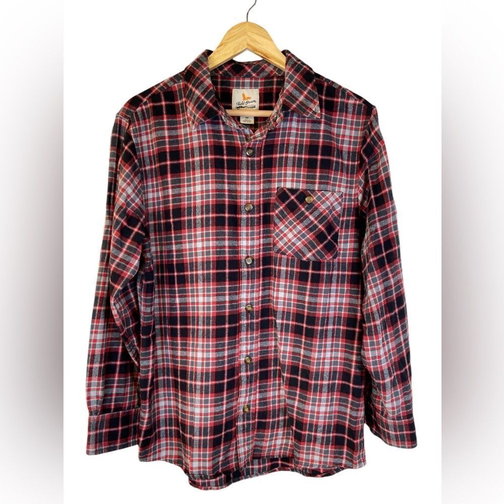 Field & Stream Men’s Black and Red Flannel Shirt. Size Medium